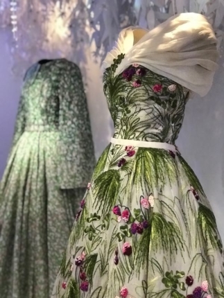 Classy colibri on Christian Dior, couturier du rêve, Musée des Arts Décoratifs Paris