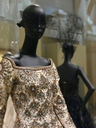 Classy colibri on Christian Dior, couturier du rêve, Musée des Arts Décoratifs Paris