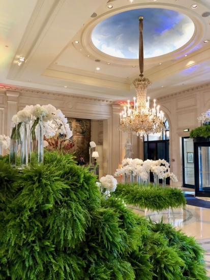 Classy colibri at the Four Seasons Hotel George V Paris, flower creations by Jeff Leatham ©classycolibr